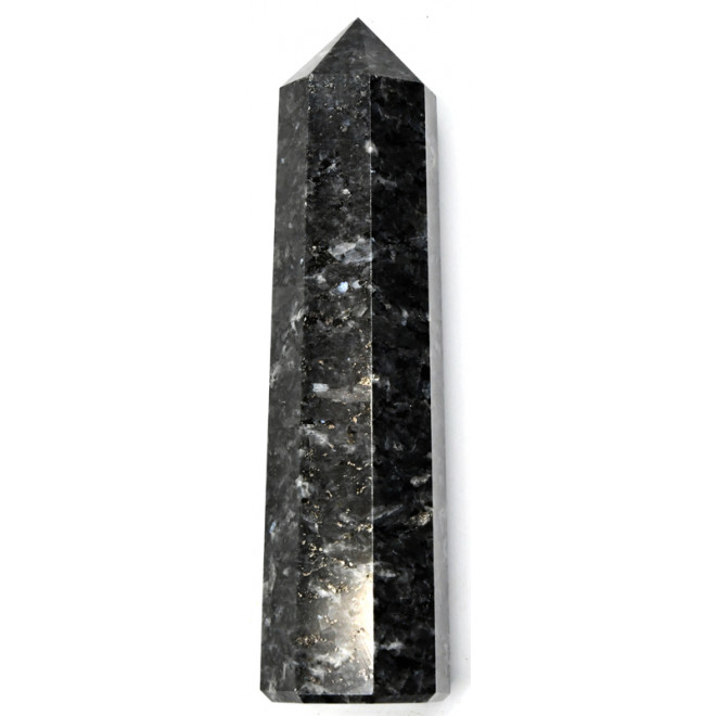 Larvakite obelisk...